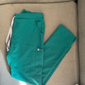 FIGS Hunter Green Scrub Pants